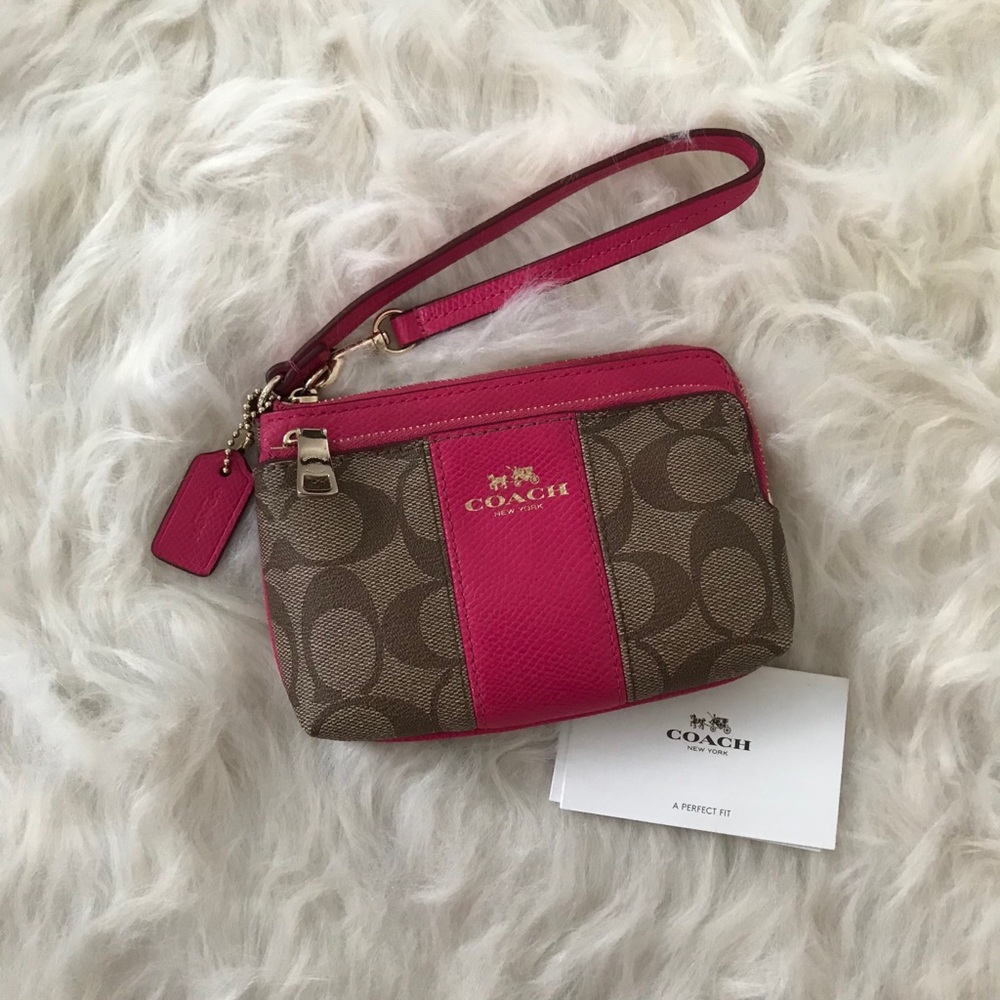 Small Coach wristlet